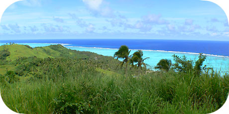 >>> View from Maungaou hill on Aitutaki / photo by &copy; Hasse Berglund
