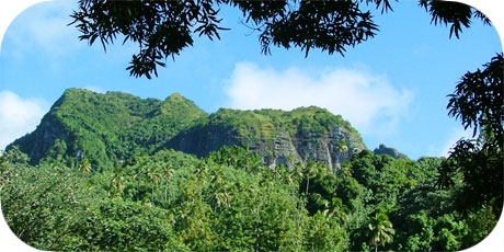 >>> Mount Raemaru 330 mtr. / photo Sarina Cummings &copy; cookislands.com
