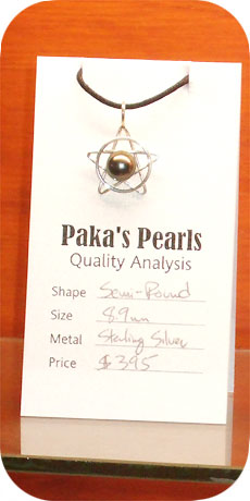 Pentagon necklace with black pearl