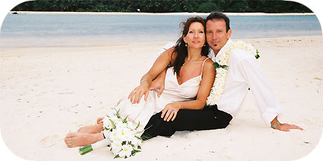 >>> Wedding on Muri Beach / photo © cookislands.com