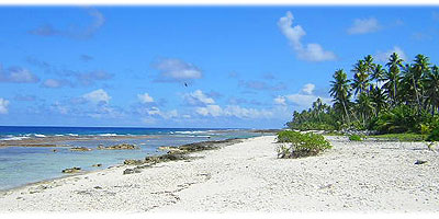 >>> typical remote beach on Manihiki &copy; Halina Sydow