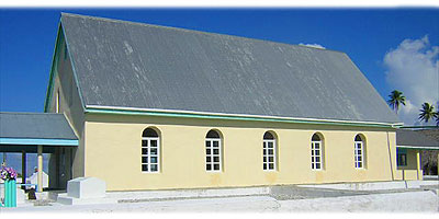 >>> Church under tropical sun &copy; Halina Sydow