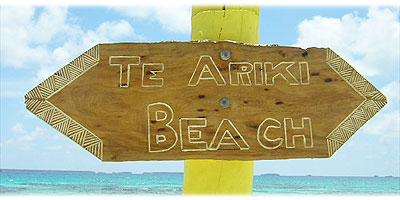 >>> Te Ariki Beach on Manihiki &copy; Halina Sydow